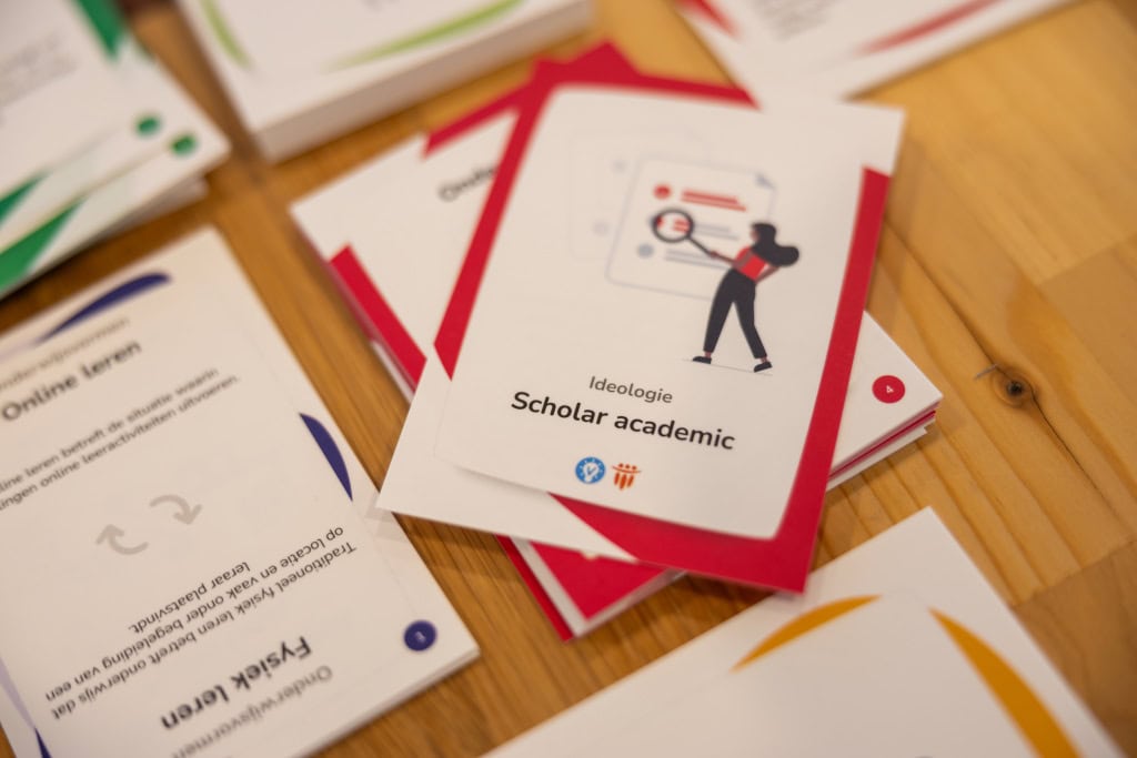 VisieKit 2.0 kaarten en materiaal op tafel